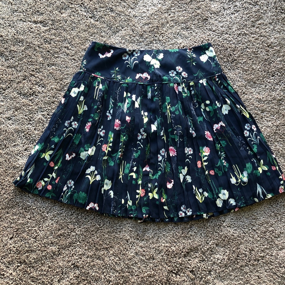 Ann Taylor LOFT Valley Floral Pleated Skirt Size 6 - Picture 7 of 8